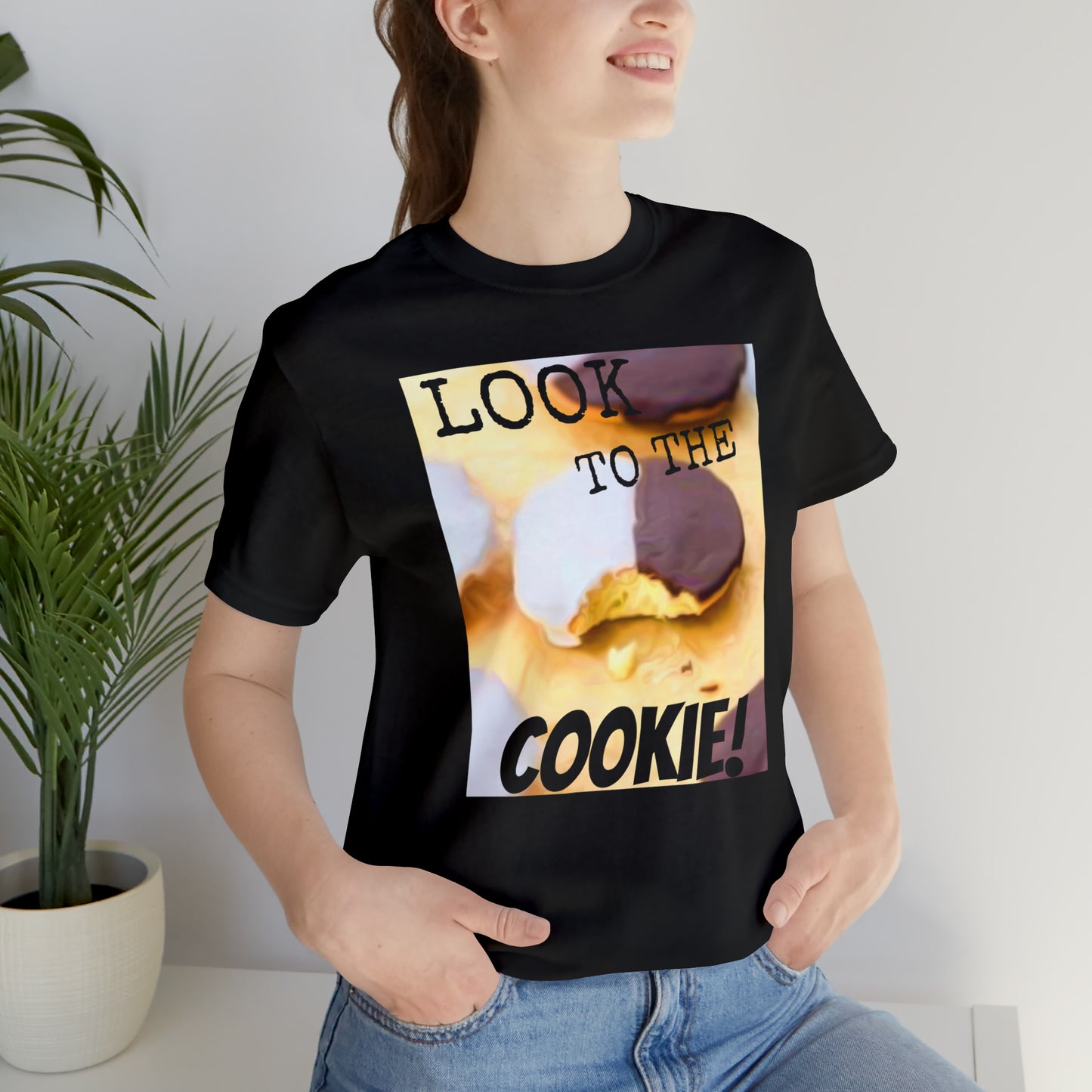 Unisex Jersey Short Sleeve Tee SEINFELD tv show "LOOK TO THE COOKIE!"