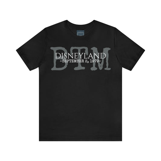 Unisex Jersey Short Sleeve Tee Disneyland Big Thunder Mountain ride opening day